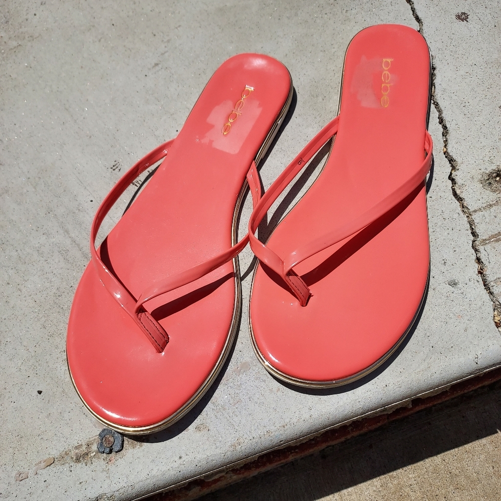 Bebe Coral Flat Thong Sandals Size 9 Beachy Summer Boho Casual Vacation Tropical